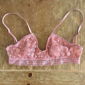 Victoria's Secret Floral Lace Bralette in Soft Pink